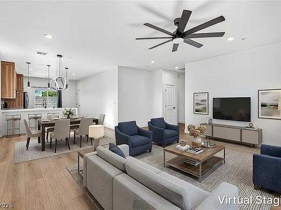 3rd image of 4877 E Cincinnati Ave
