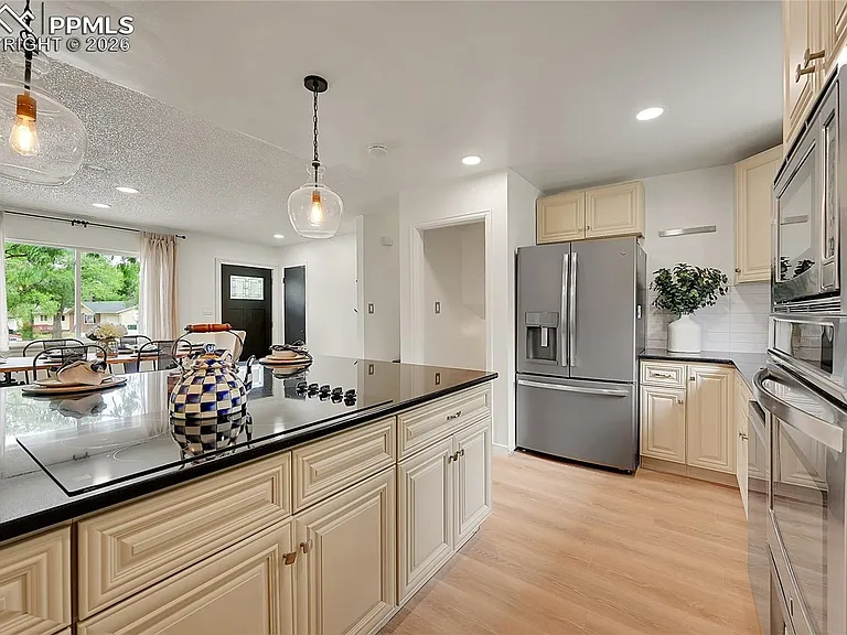 239 Tanna Ct — Photo 10