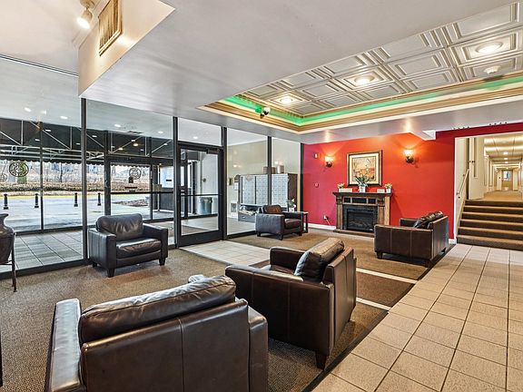 3rd image of 2015 S Finley Rd APT 1110