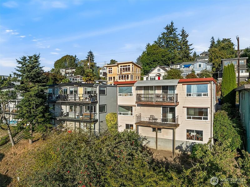 5th image of 2551 13th Avenue W
