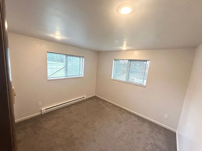 640 W Valley Dr — Photo 24