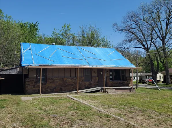 621 E 5th St, Dewey, OK 74029