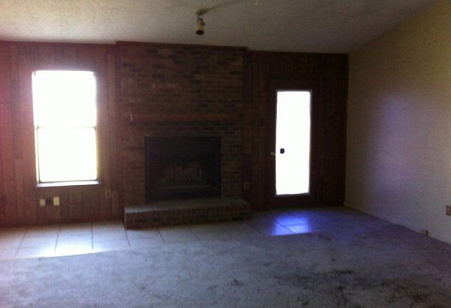 2nd image of 810 S Rich Rd