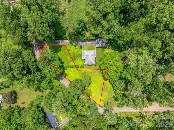 99999 W Skyland Cir #3, Asheville, NC 28804
