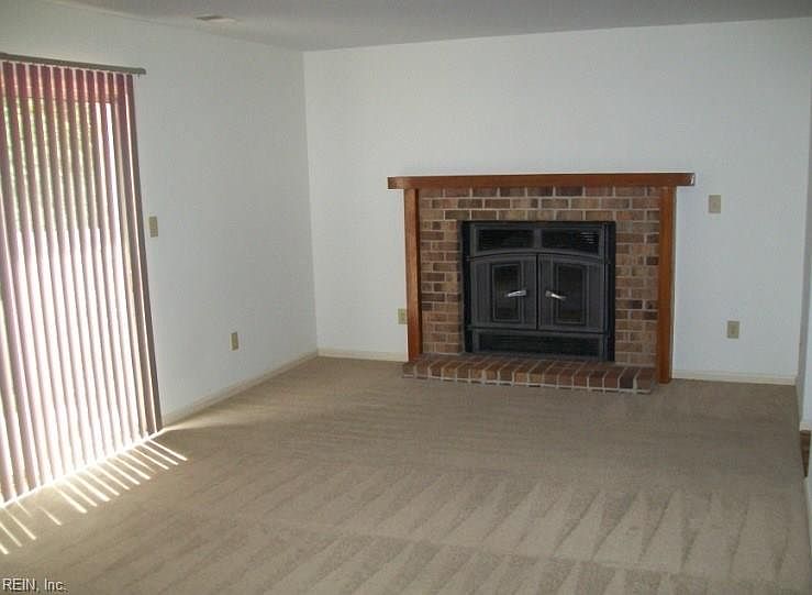 1st image of 115 Charles Parish Dr
