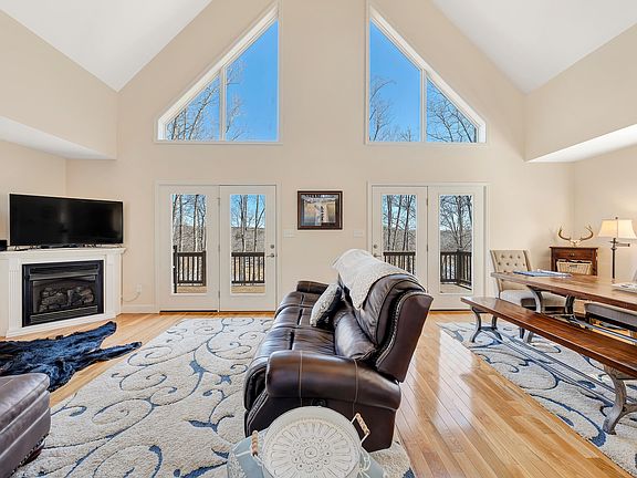 4th image of 626 Forest Shores Rd