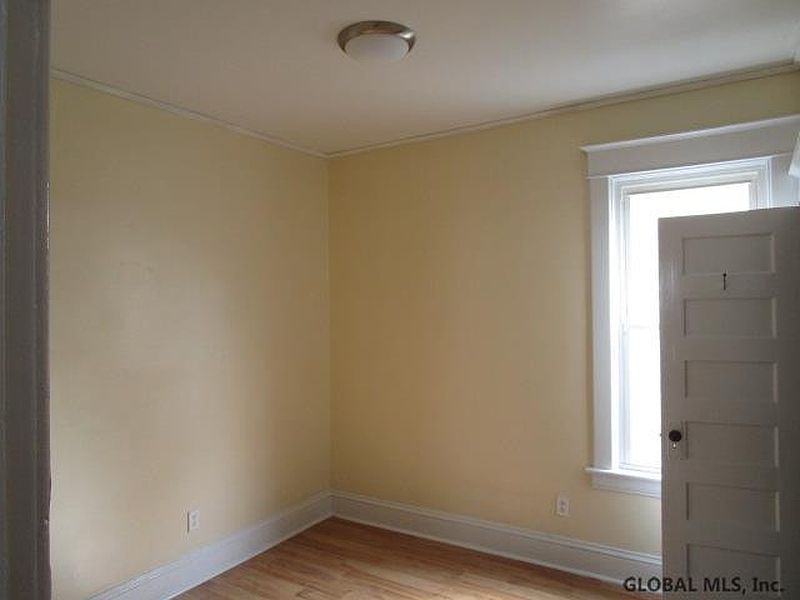 5th image of 439-441 MCCLELLAN Street