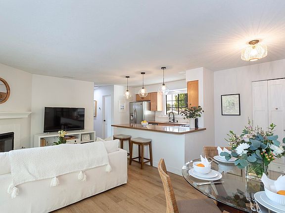 2nd image of 4012 Invierno Dr #B