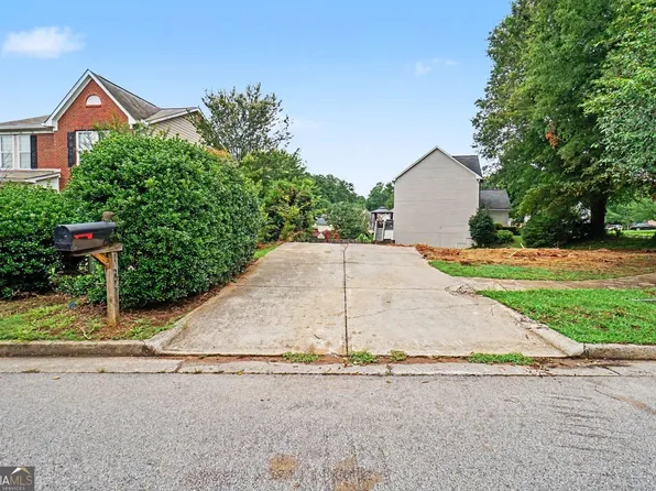 1454 Chamirey Dr SW, Marietta, GA 30008