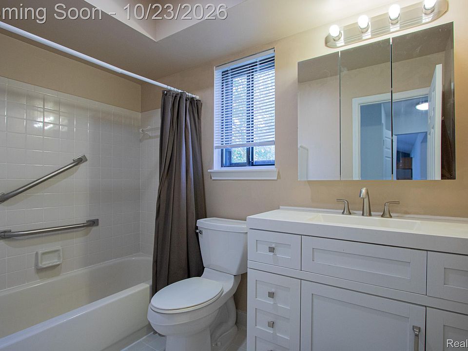 57211 White Oaks Dr, photo 13