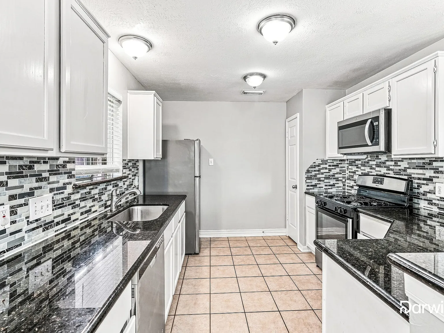 4 bed, 2.0 bath, 1857 sqft, $2,250 — Photo 4