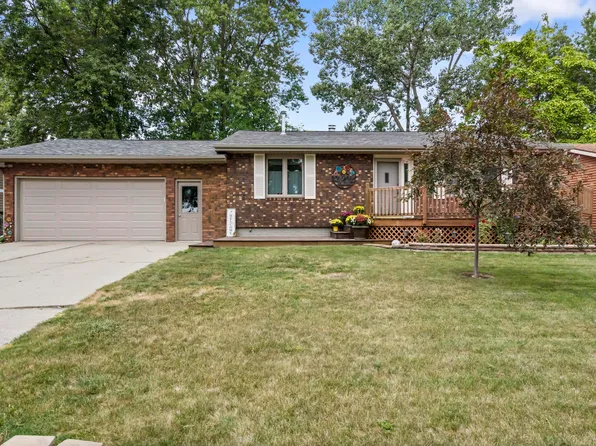 2118 10th Street Pl, Nevada, IA 50201