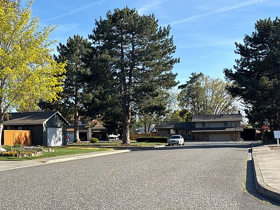 5th image of 2304 Snohomish Ave