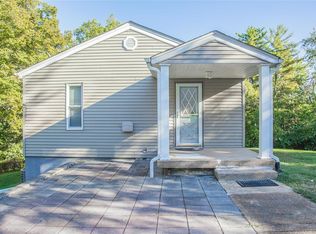 5007 Duessel Ln, Saint Louis, MO 63128