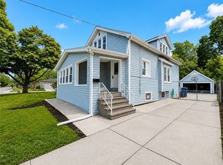 591 Longmeadow Rd, Eggertsville, NY 14226