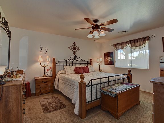 3rd image of 8433 E Posse Cir