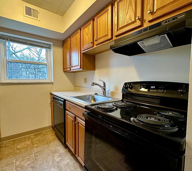 1st image of 360 Maryland Ave House 201
