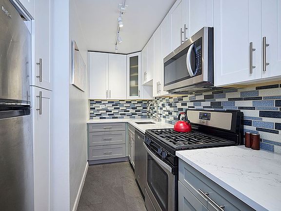 4th image of 201 E 83rd St APT 14E