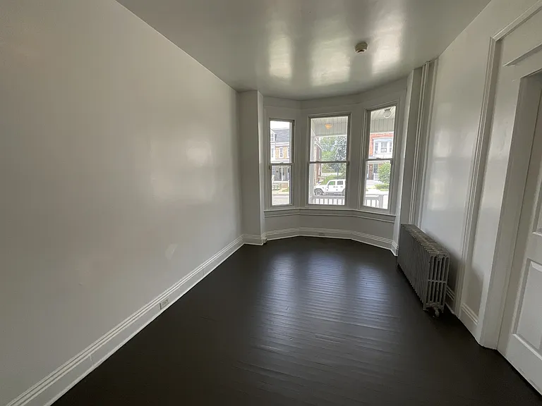 286 W Jackson St — Photo 2