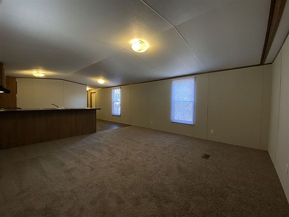 3rd image of 1069 E Ballpark