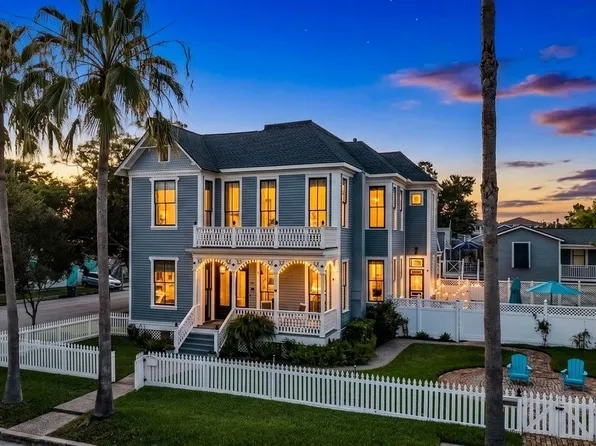 1728 Avenue M, Galveston, TX 77550