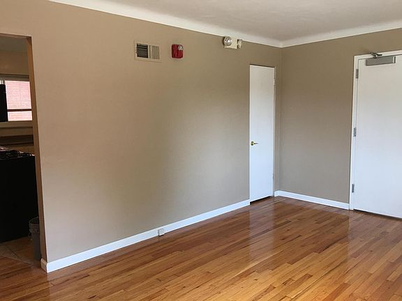 3rd image of 2850 Juniata St