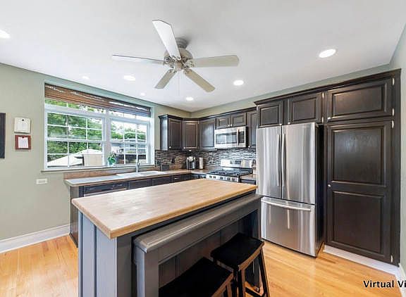 CUSTOM COOKS KITCHEN!