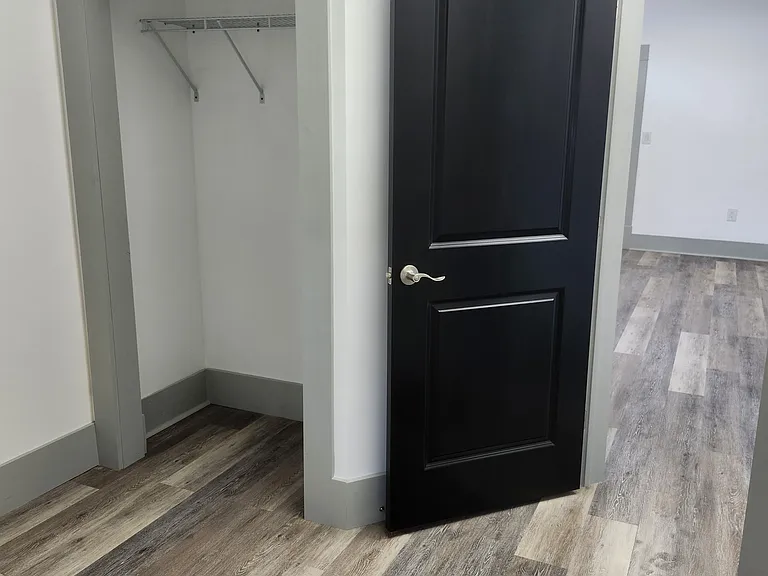 102 Franklin St #4 — Photo 6