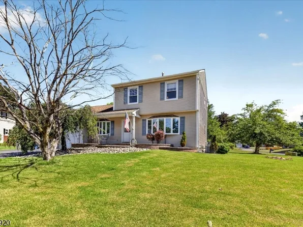 6 Dumont Round, Hillsborough Twp., NJ 08844