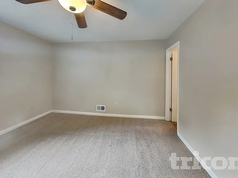 4251 Cary Dr — Photo 9