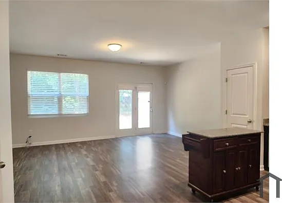 3 bed, 1514 sqft, $2,200 — Photo 4