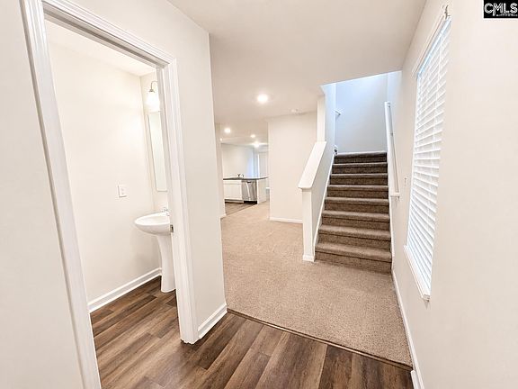 2nd image of 130 Dunkeld Dr