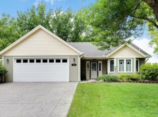 7520 22nd St N, Oakdale, MN 55128