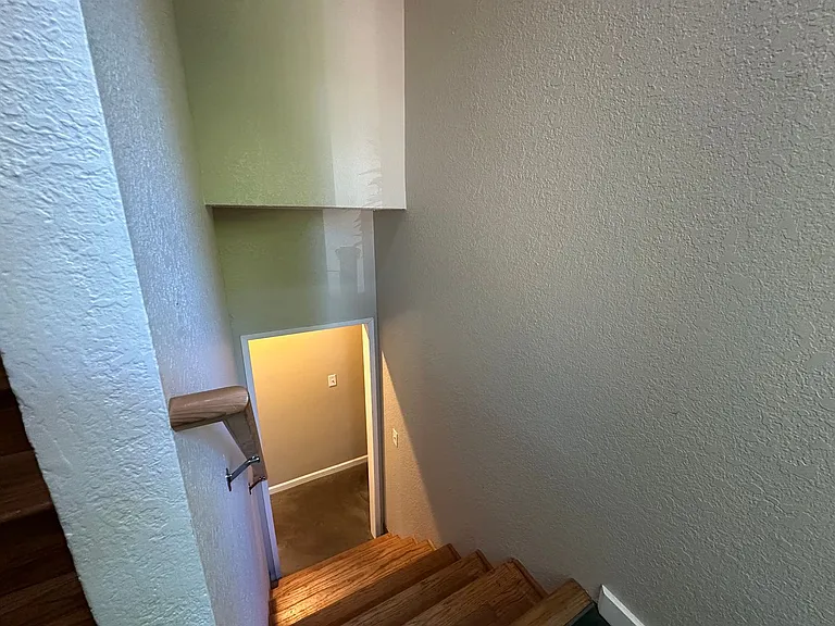 1479 Greenville Dr — Photo 33