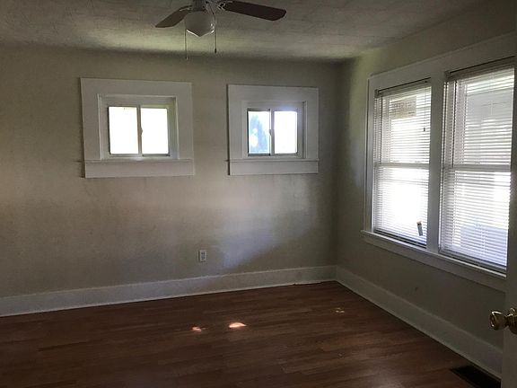 4th image of 9020 Burton Ave