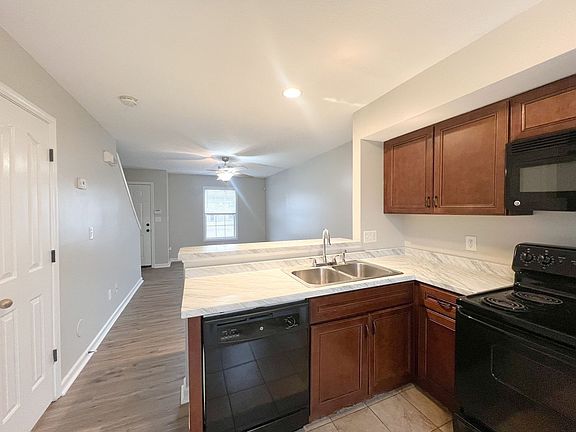 5th image of 781 Cherrybark Ln APT A