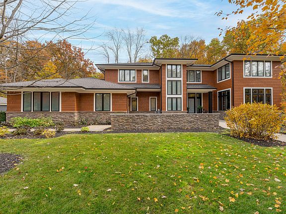 2nd image of 2323 Shelter Pointe Dr