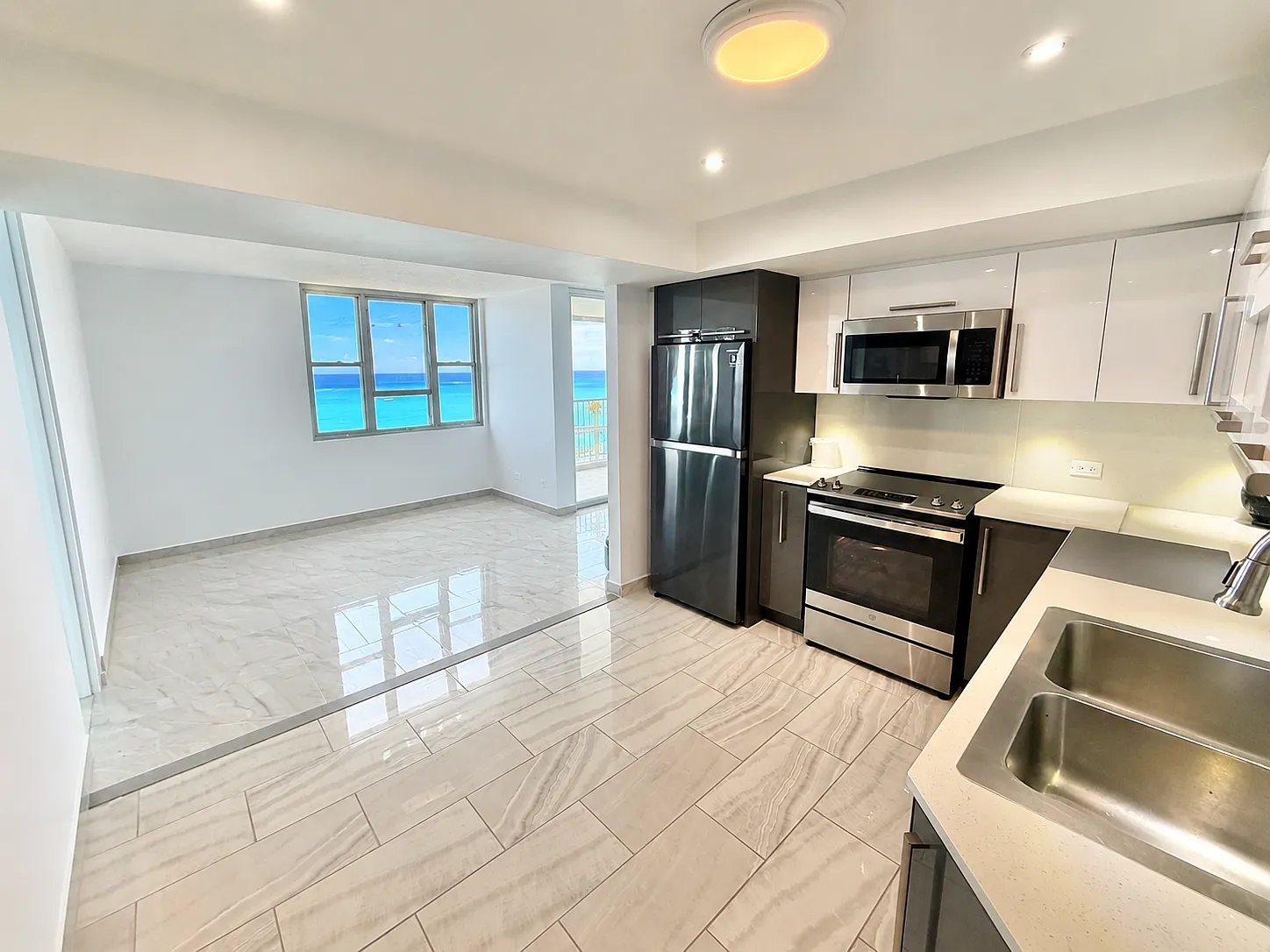 4 bed, 2500 sqft, $5,950 — Photo 3