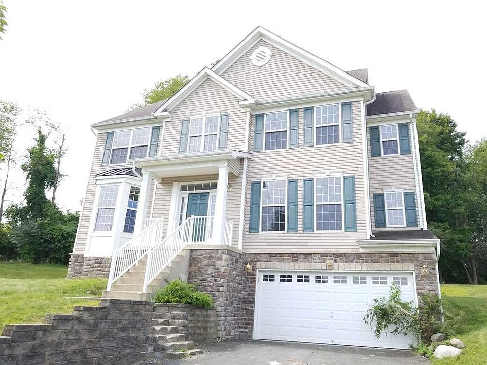 1st image of 14 Evergreen Ln
