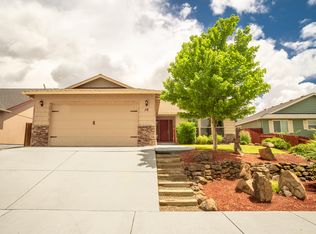 19 Woodcrest Cir, Eagle Point, OR 97524