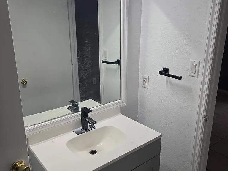 1027 Captiva Point — Photo 7