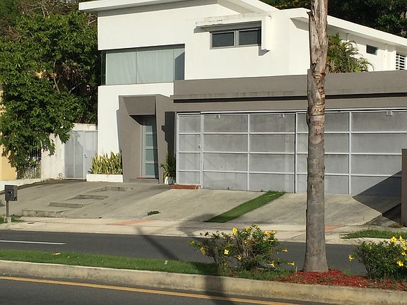 THE PROPERTY