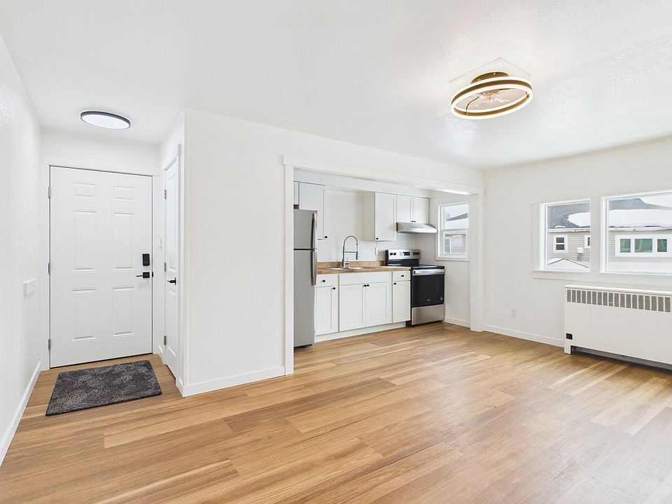 1st image of 926 Gilmore St #B
