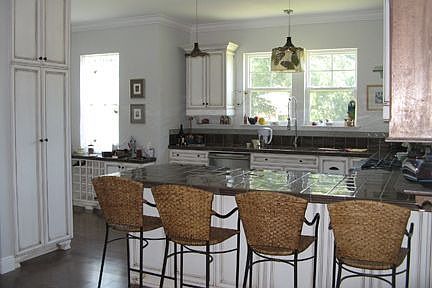 breakfast bar