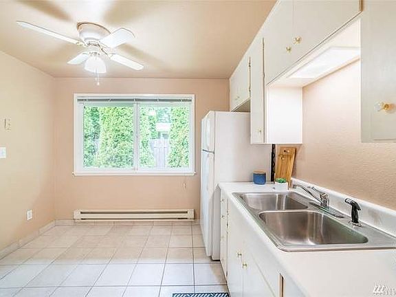 3rd image of 3627 S Mason Ave #3627