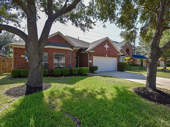 3rd image of 10727 Gilford Crest Dr