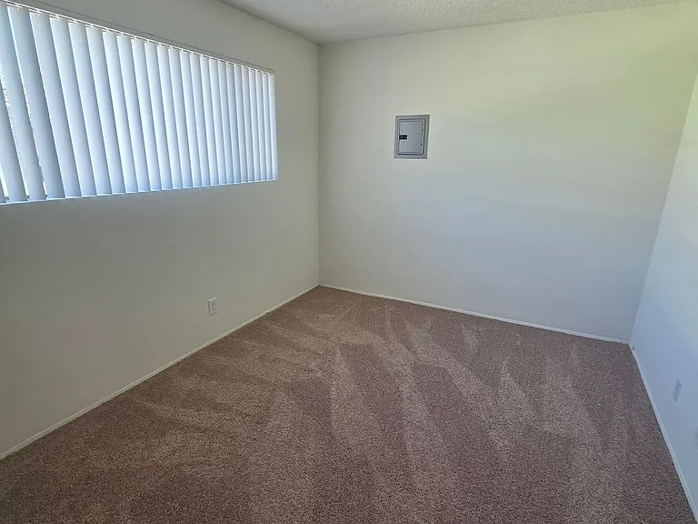 815GL — Photo 20