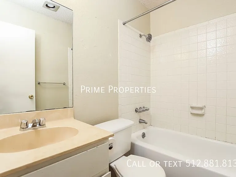 9903A Hundred Oaks Cir — Photo 9