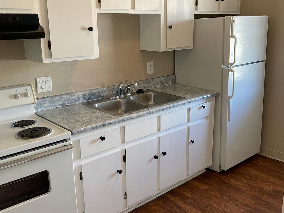 1st image of 1448 E Cinnabar Ave #204