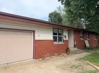 17852 N Livingston Rd, Marshall, IL 62441
